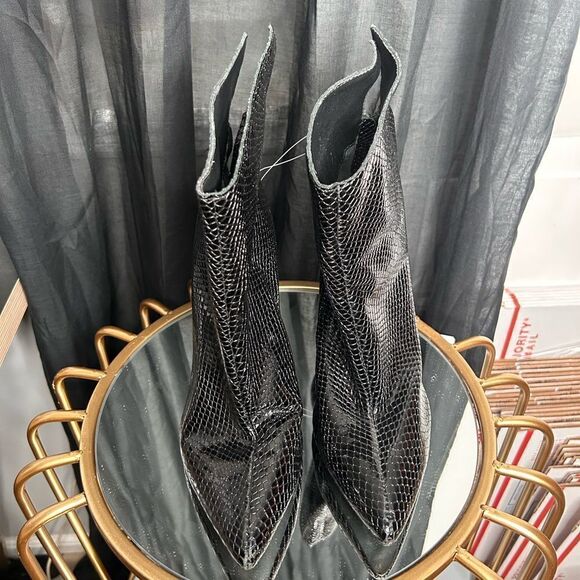 Aqua Hendrix High Heel Booties - Picture 2 of 4